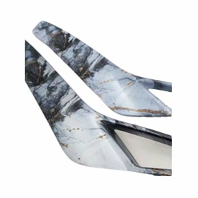 Le parti delle luci ambientali delle auto sono dotate di istruzioni di installazione?